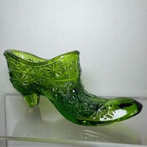 Vintage L. E. Smith Emerald Green Glass Daisy & Button Art Glass Shoe Slipper